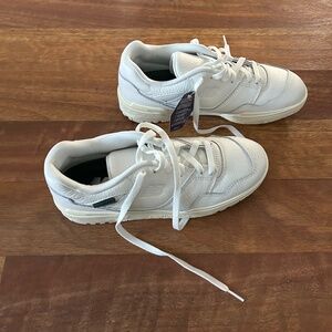 New Balance 550